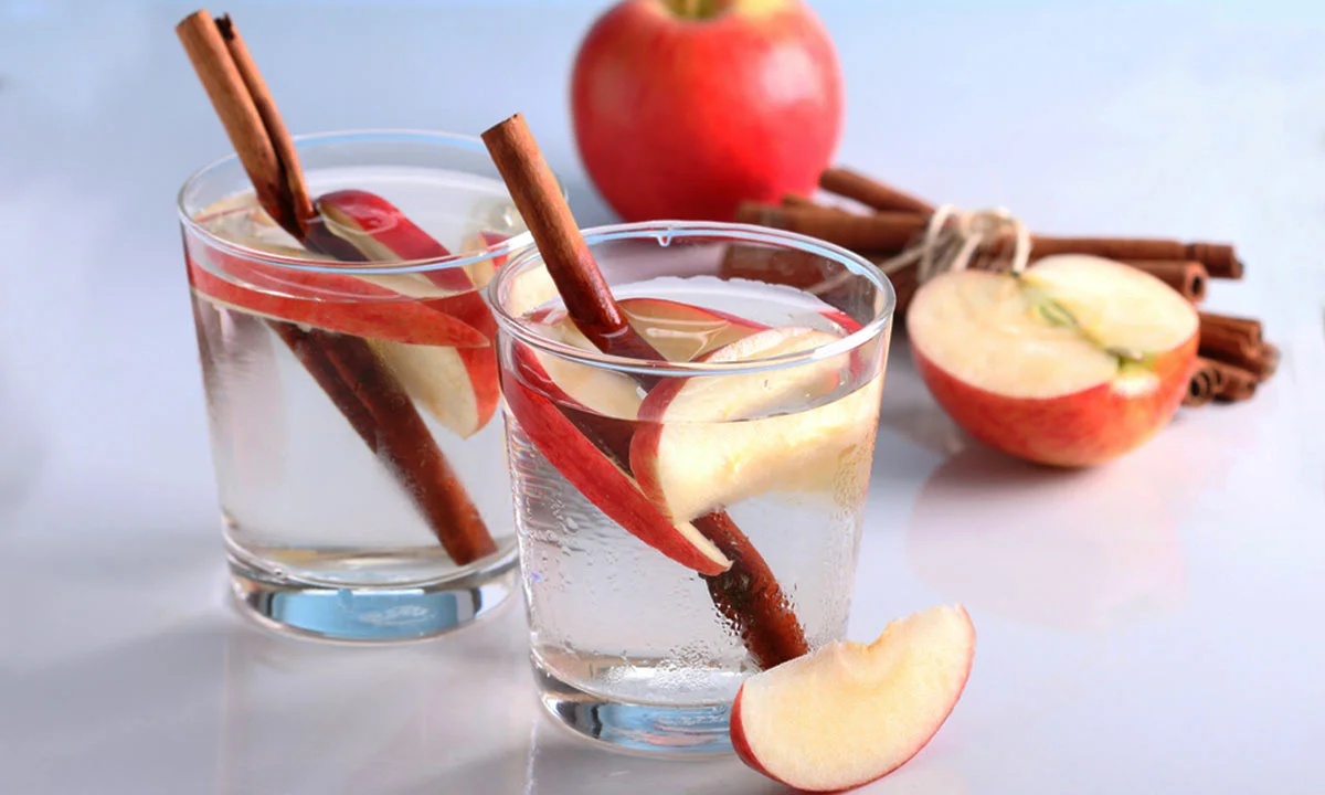 Cách giảm cân detox với táo và quế
